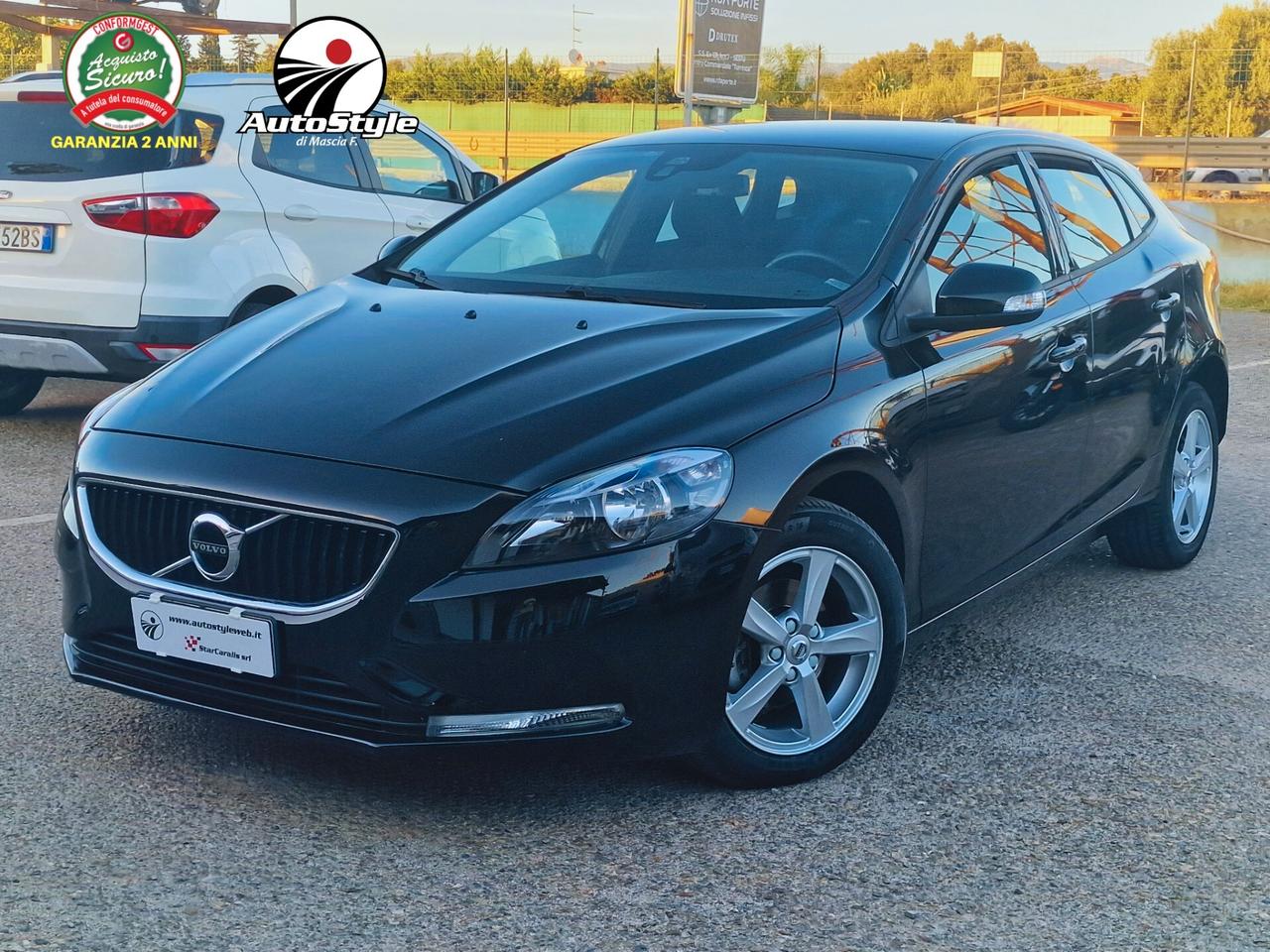 Volvo V40 D2 Kinetic 120CV - 2017