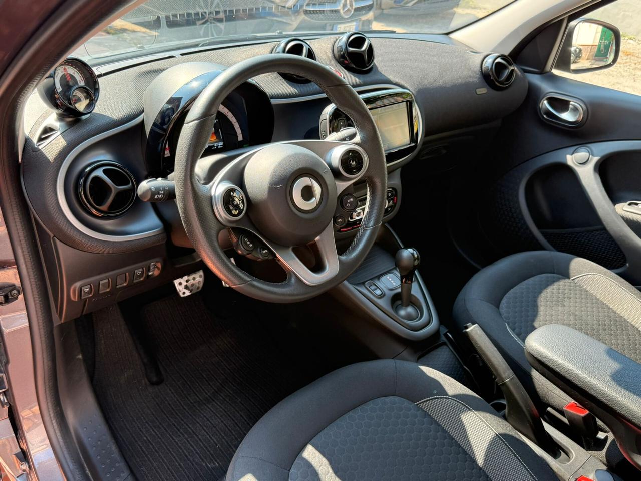 Smart ForFour EQ Pulse Tetto pan.