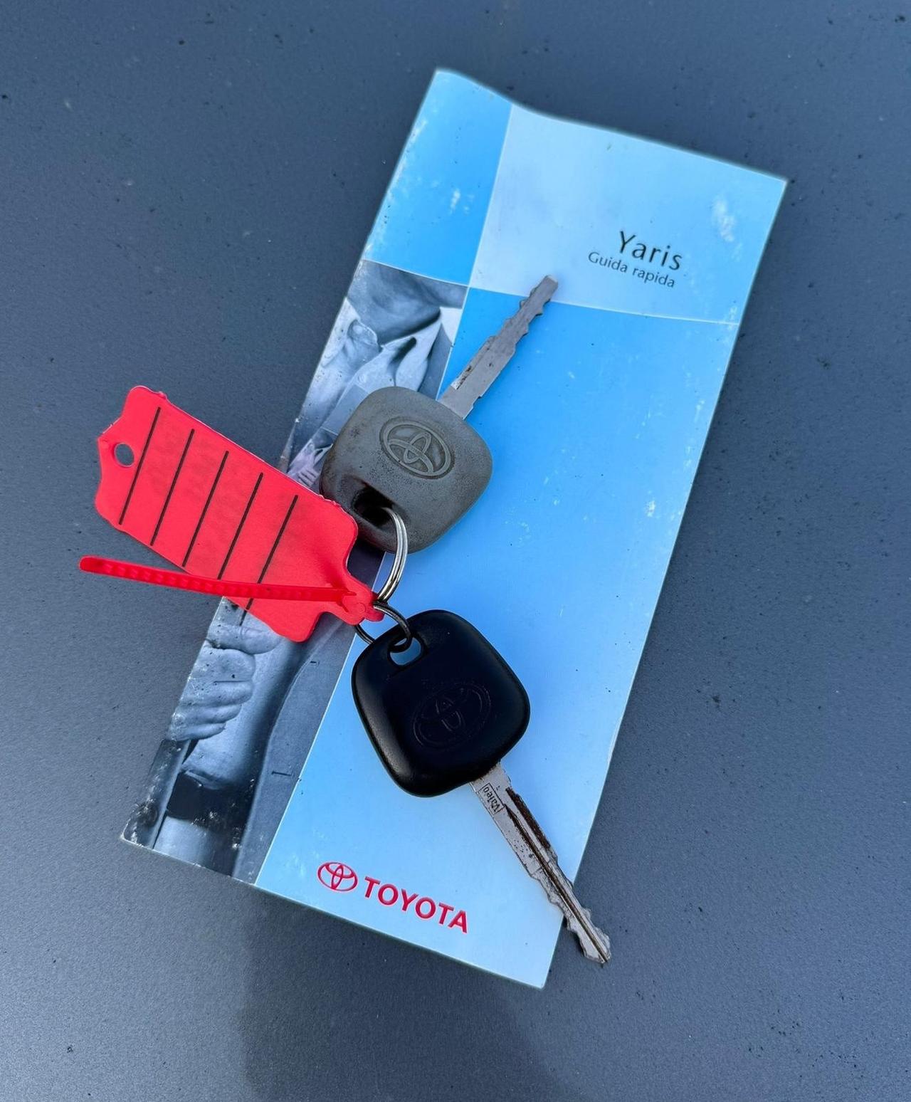 Toyota Yaris 1.0i 16V cat 3 porte Sol