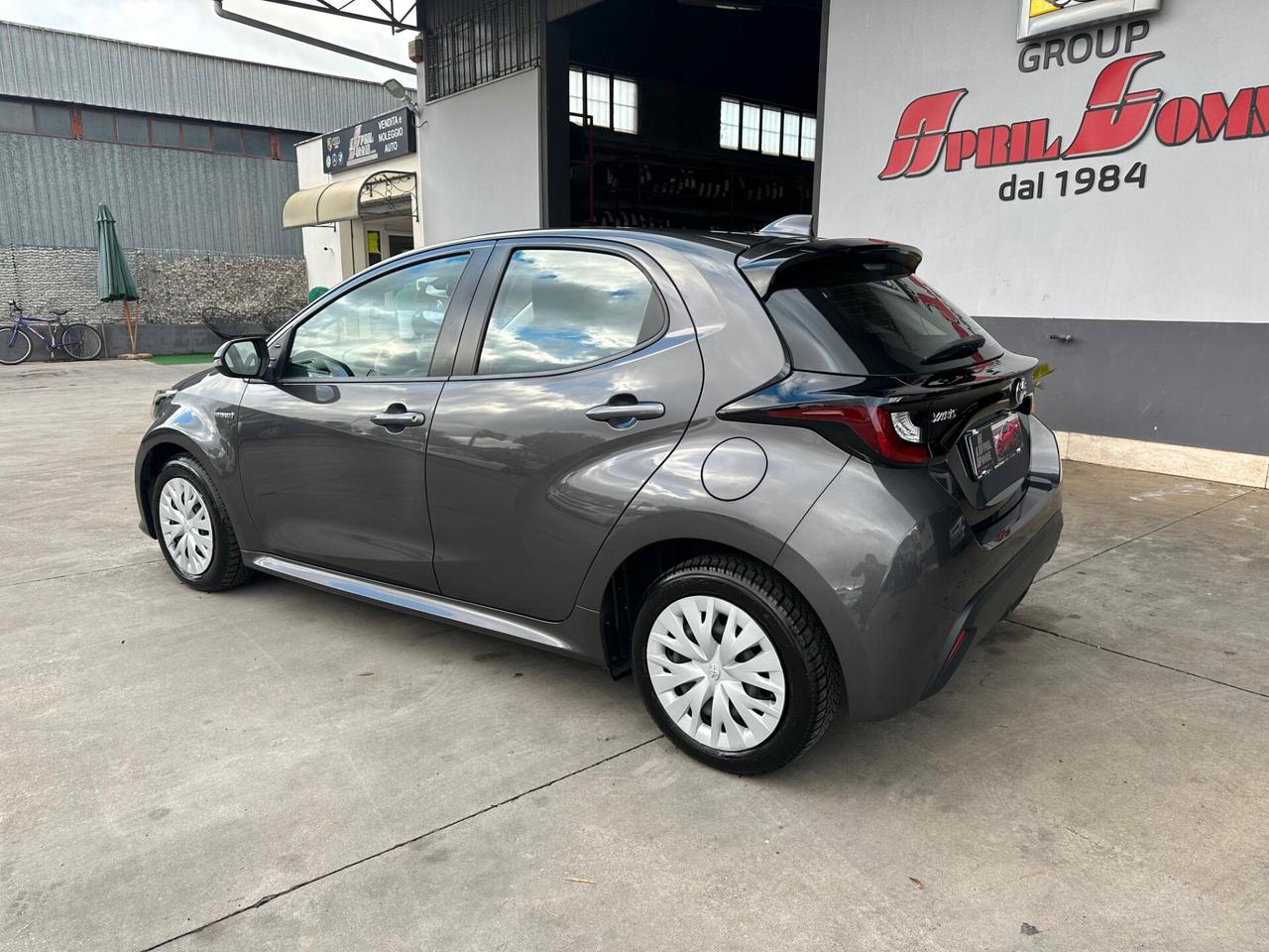Toyota Yaris 1.5 Hybrid 5 porte Business PREZZO PROMO