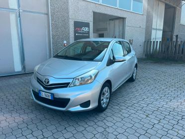 Toyota Yaris 1.0 5 porte Lounge *NEOPATENTATI*