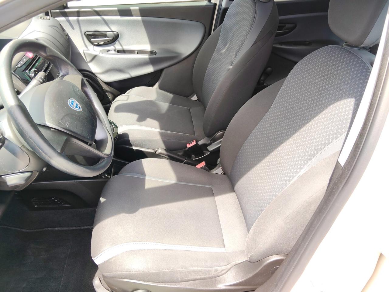Lancia Ypsilon 1.2 70 cv EcoChic GPL unicoproprietario