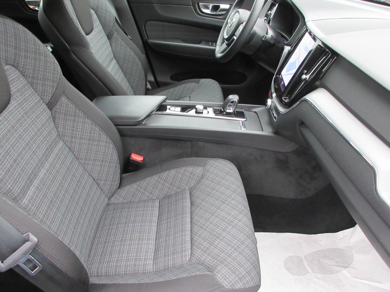 Volvo XC60 B4(d) AWD automatico Core