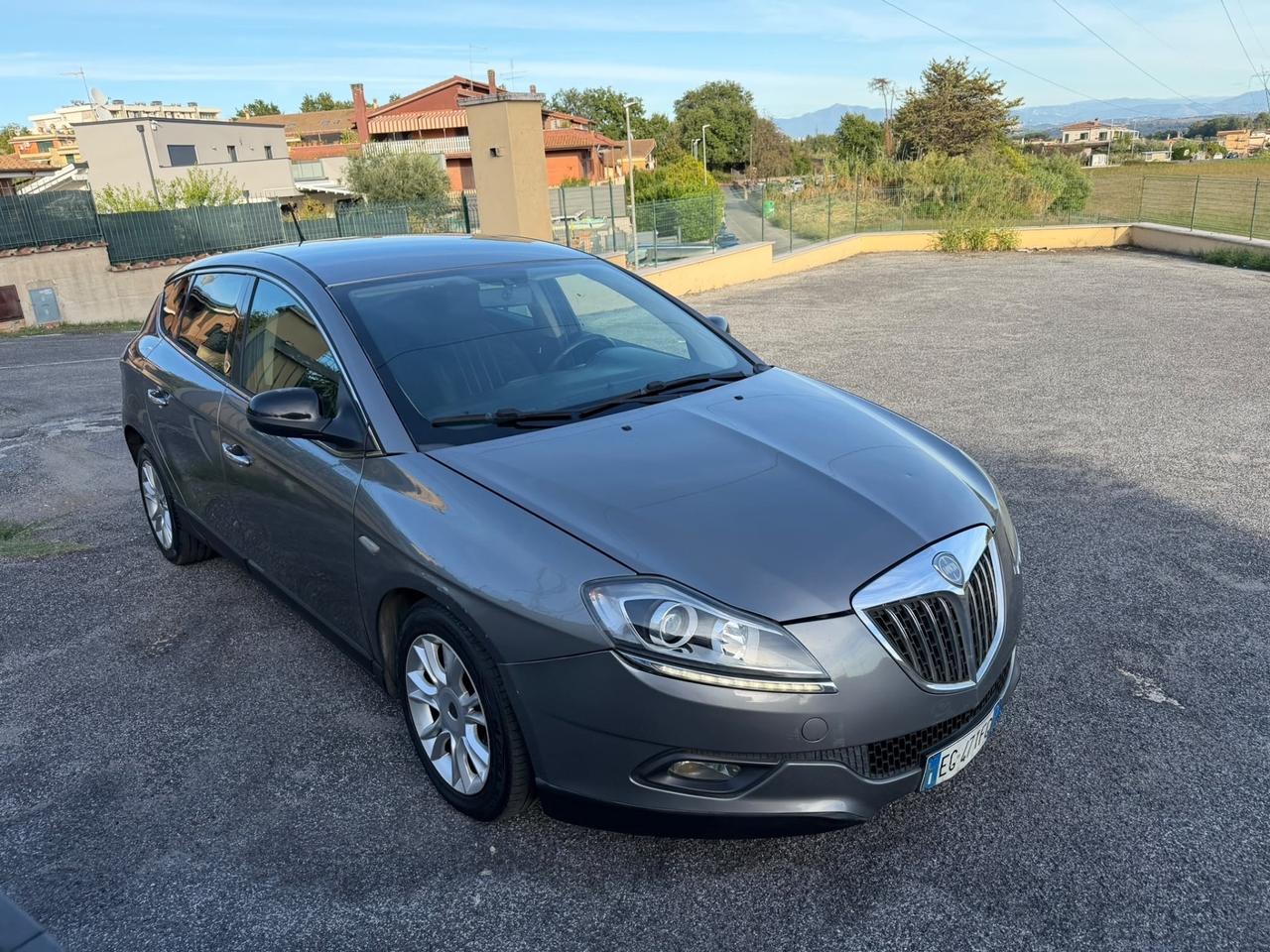 Lancia Delta 1.6 MJT DPF 105 CV Silver