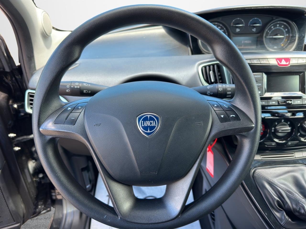 Lancia Ypsilon 1.0 FireFly 5 porte S&S Hybrid Oro