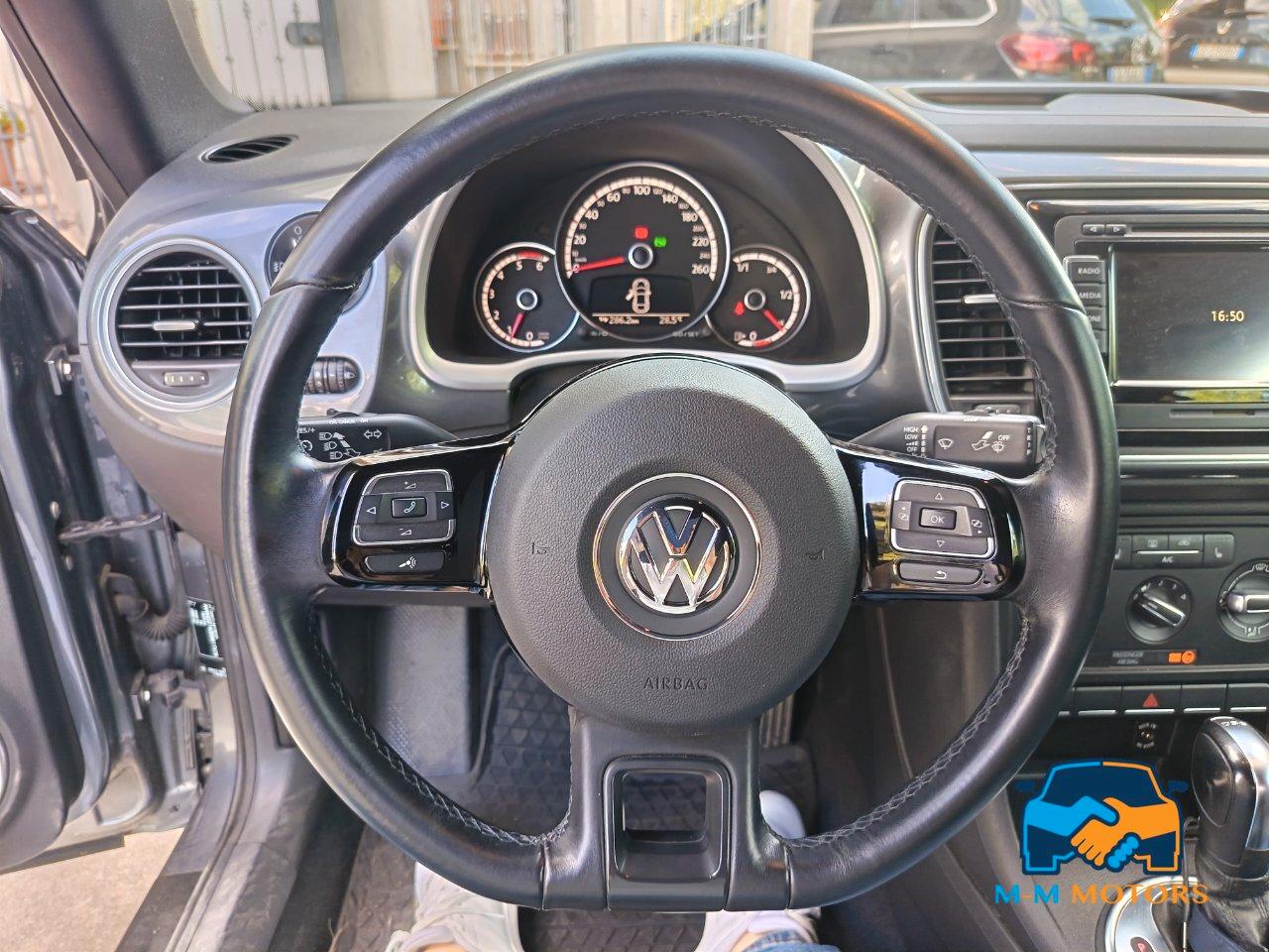 Volkswagen Maggiolino Cabrio 1.6 tdi Design 105cv dsg