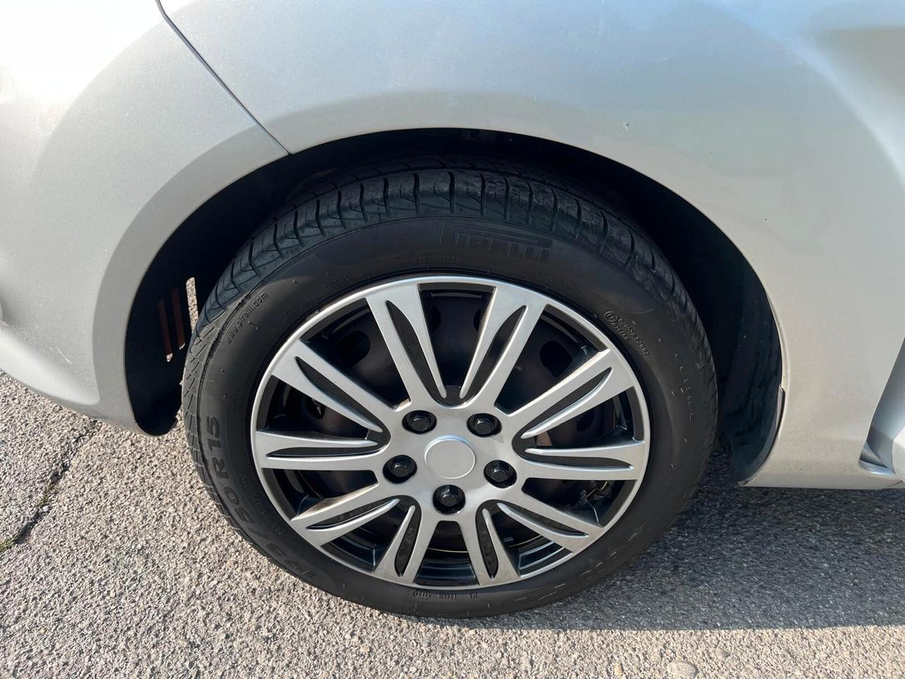 Ford Fiesta Fiesta+ 1.2 60CV 5 porte