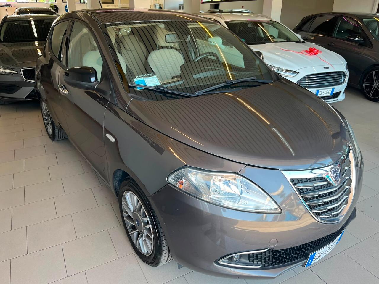 Lancia Ypsilon 1.2 69 CV 5 porte Platinum