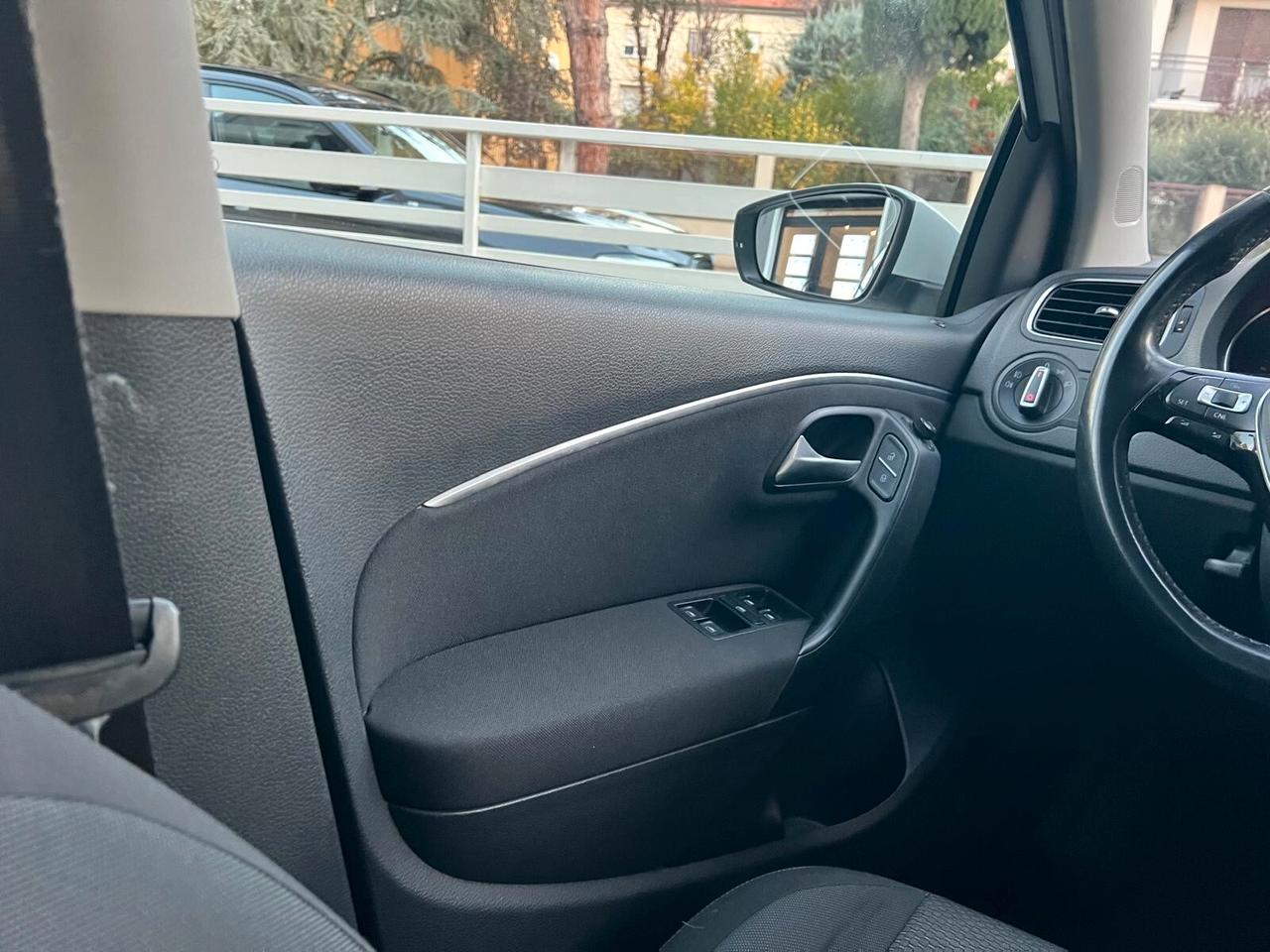 VW POLO 1.4 TDI 90cv DSG 5p BlueMotion TECH NEOPAT