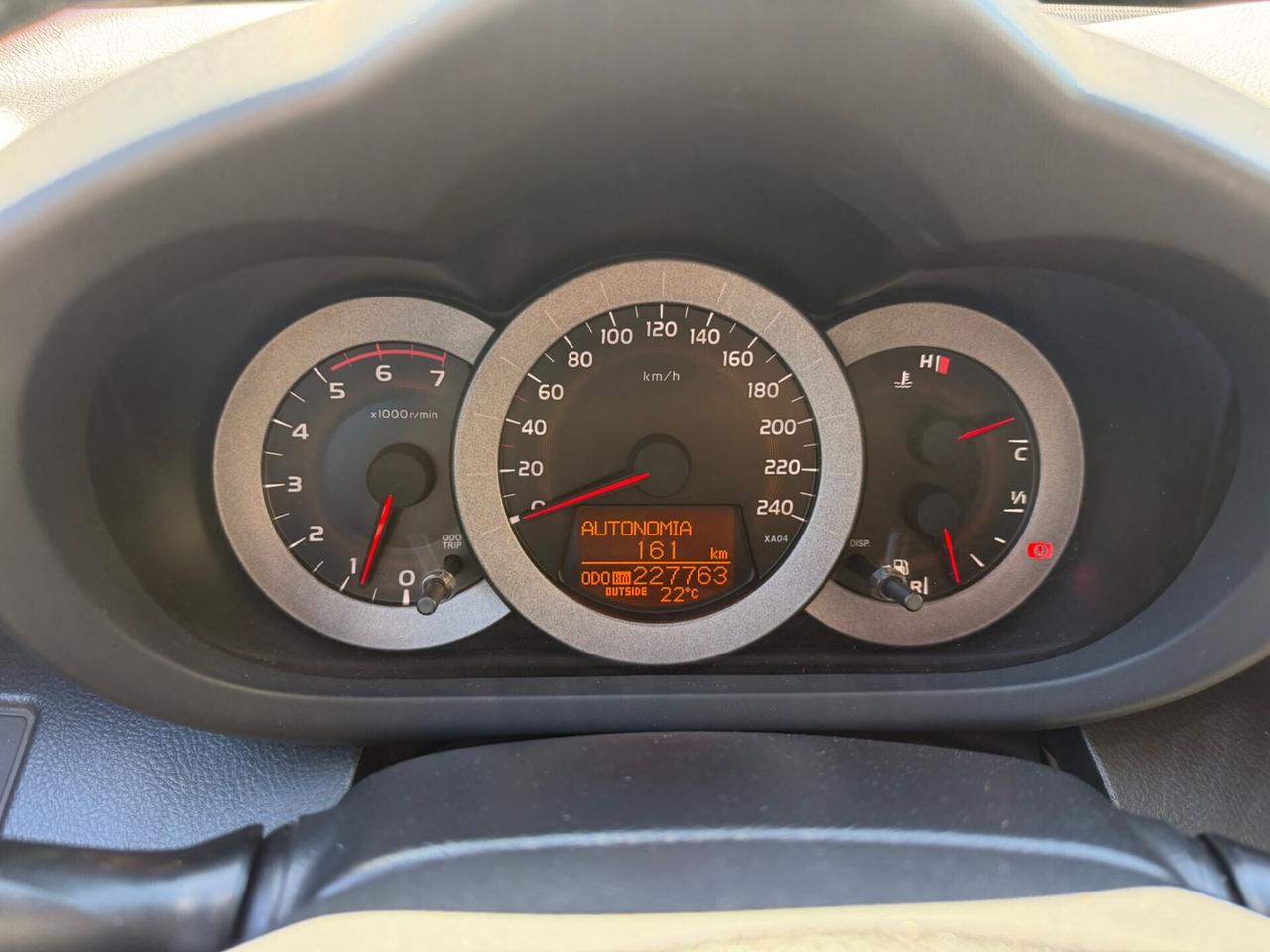 Toyota RAV 4 2.2 D-4D 136 CV tenuto maniacalmente