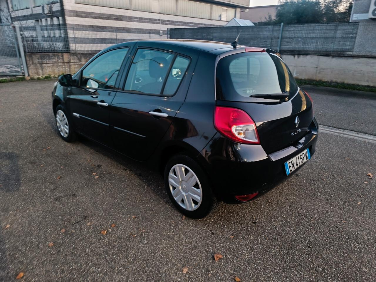 Renault Clio 1.2 16V 5 porte 12 SOLO 139.000 KM