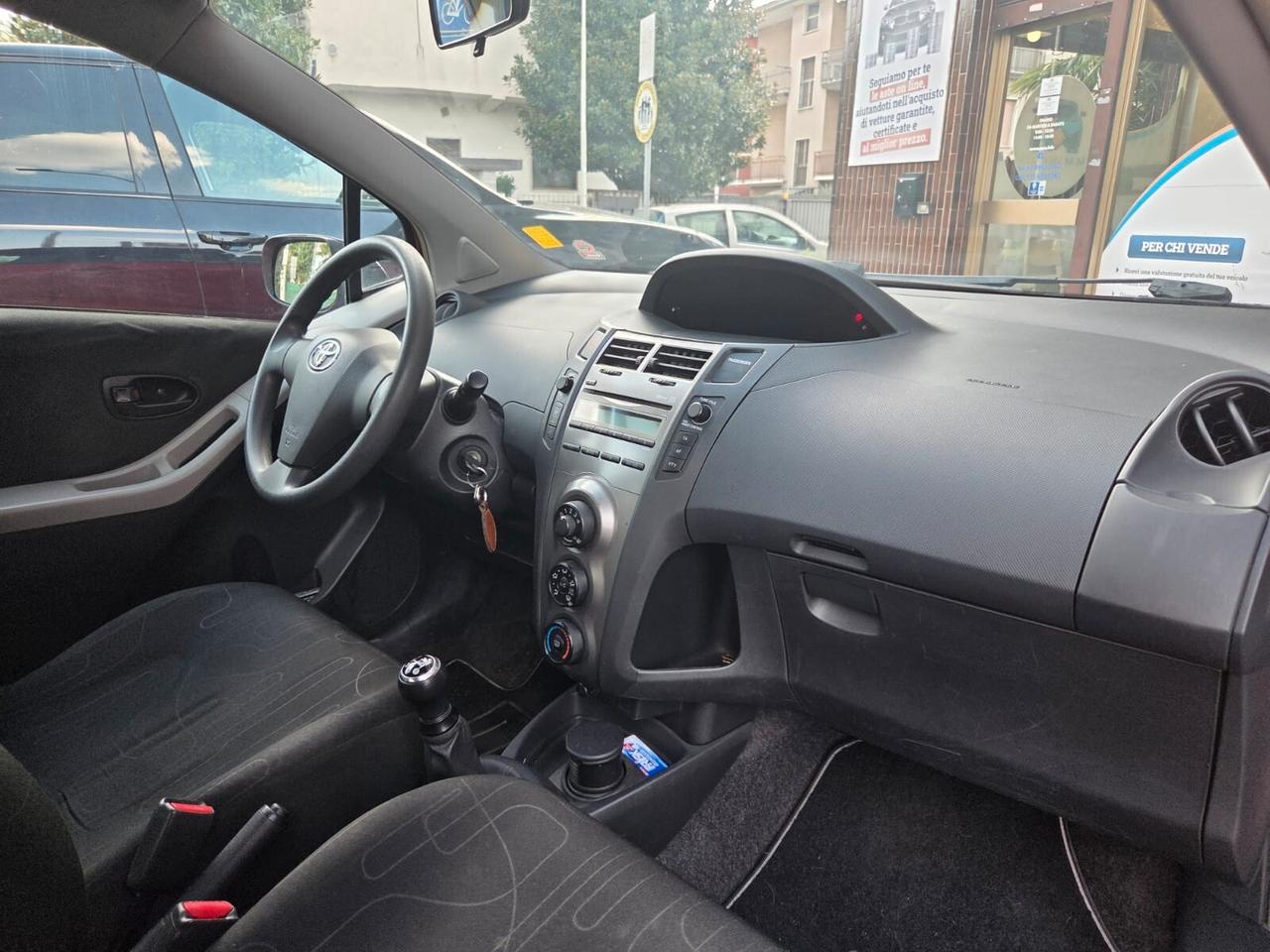 Toyota Yaris 1.0 3 porte Now Eco
