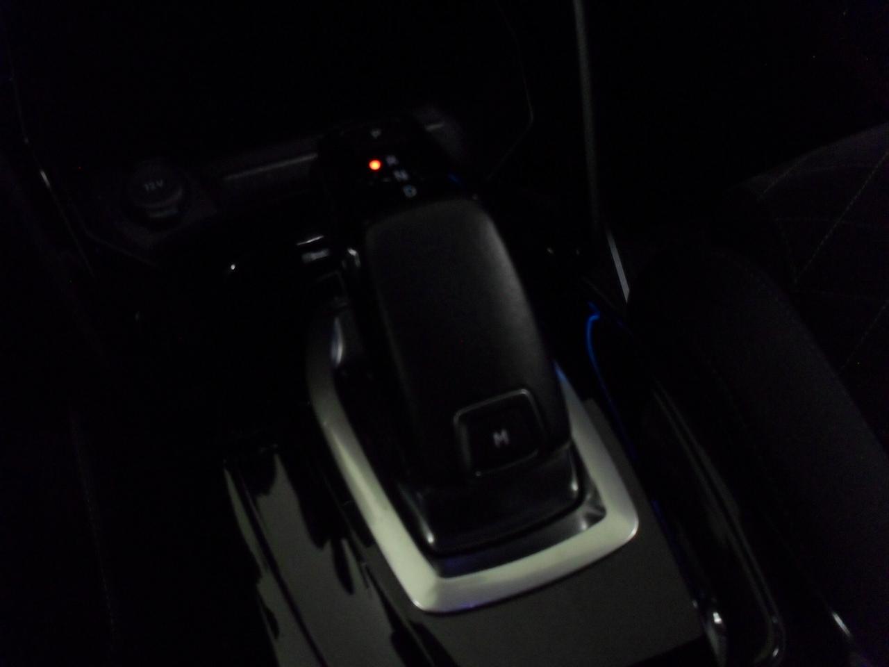 Peugeot 2008 BlueHDi 130 S&S EAT8 GT