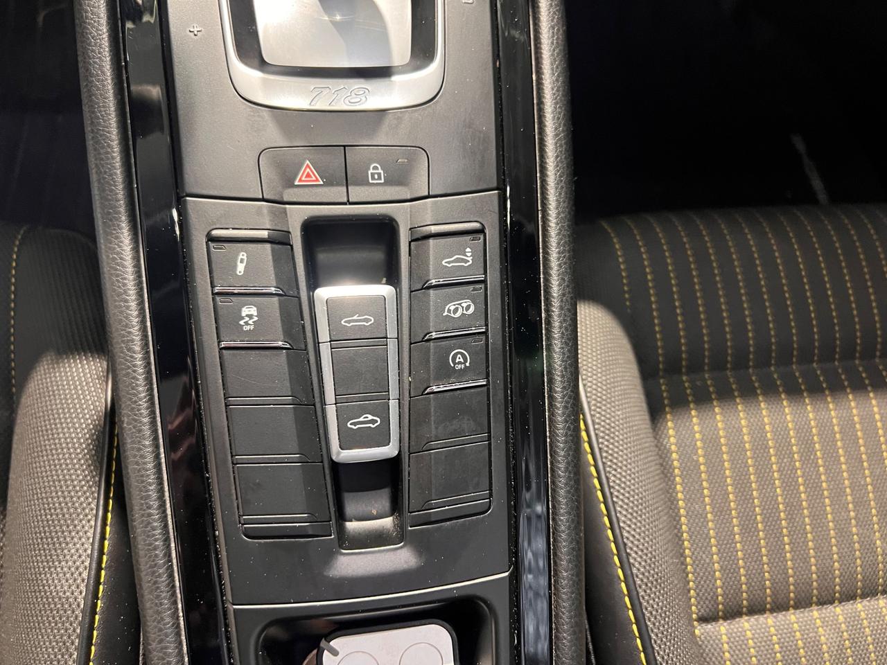 Porsche 718 Spyder Boxster 2.0 T - IVA ESPOSTA BOOK SERVICE