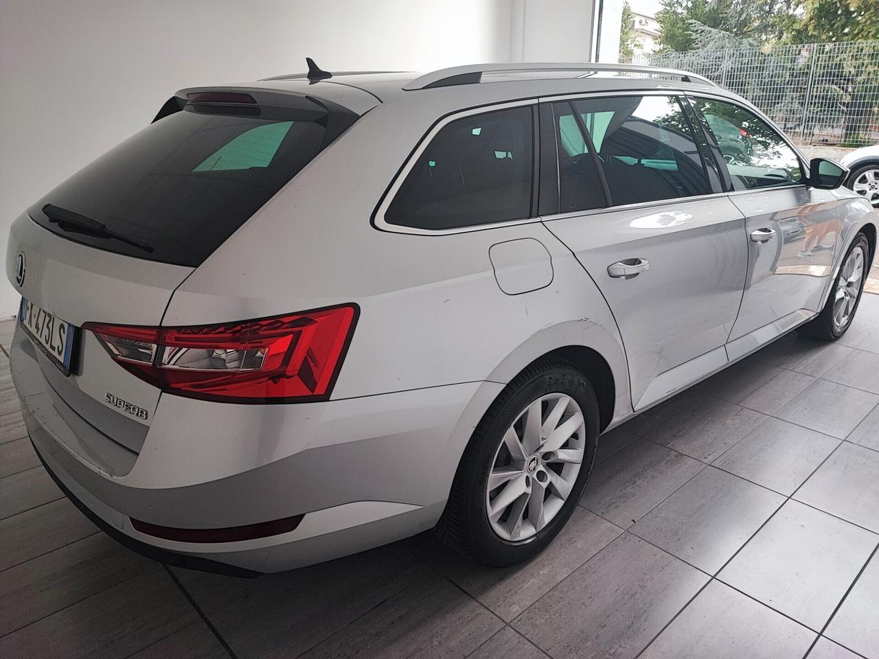 Skoda Superb 2.0 TDI 150 CV SCR DSG Wagon SportLine