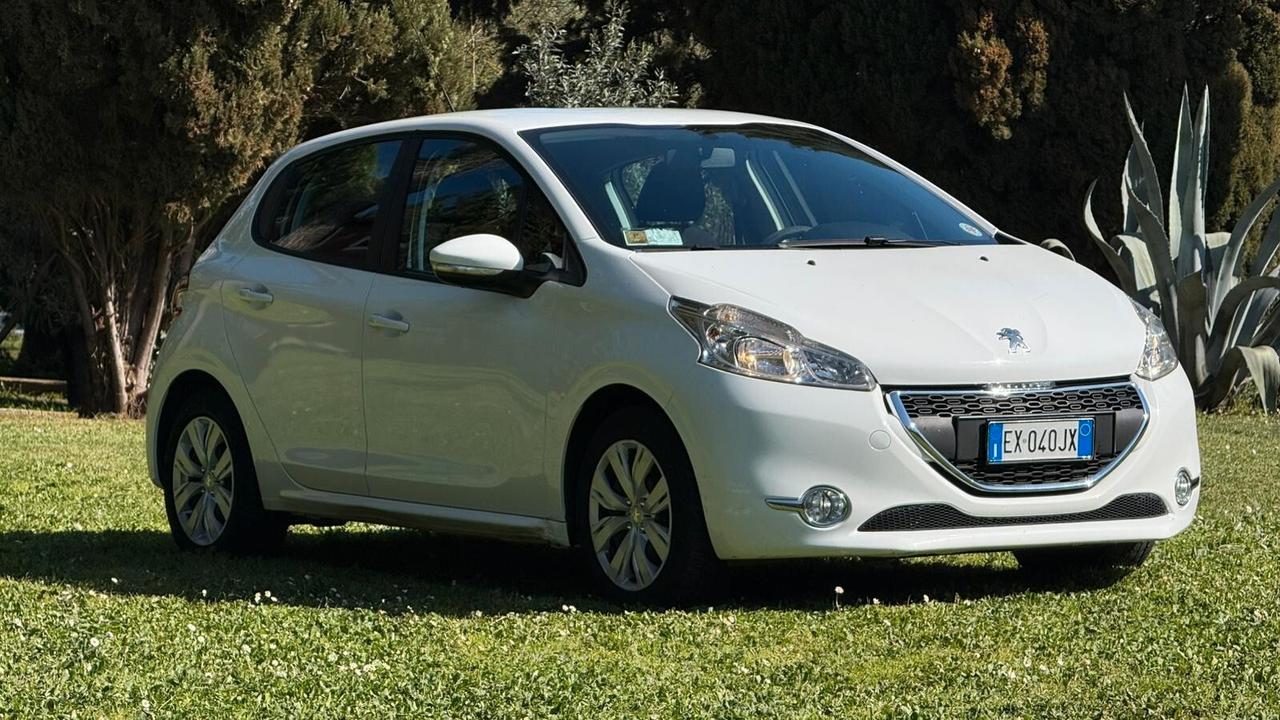 Peugeot 208 PureTech 82 5 porte Allure 2014 NEOP Gpl LEGGI TESTO