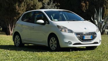 Peugeot 208 PureTech 82 5 porte Allure 2014 NEOP Gpl LEGGI TESTO