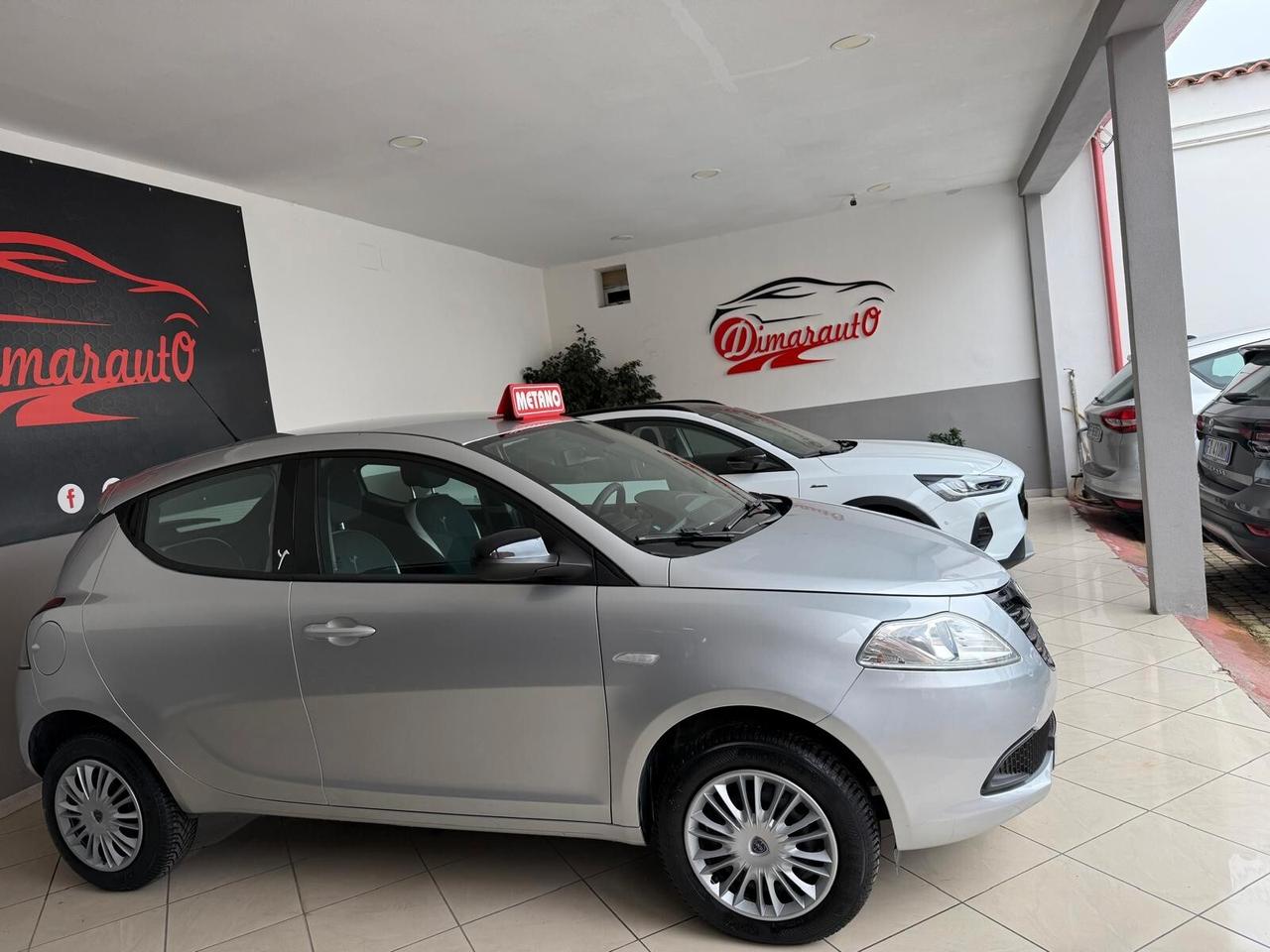 LANCIA YPSILON 0.9 METANO 2014 93.362 KM