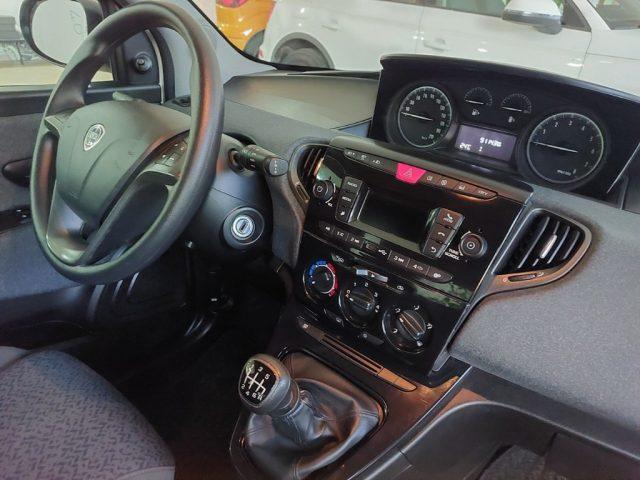 LANCIA Ypsilon 1.0 FireFly 5 porte S&S Hybrid Ecochic Silver