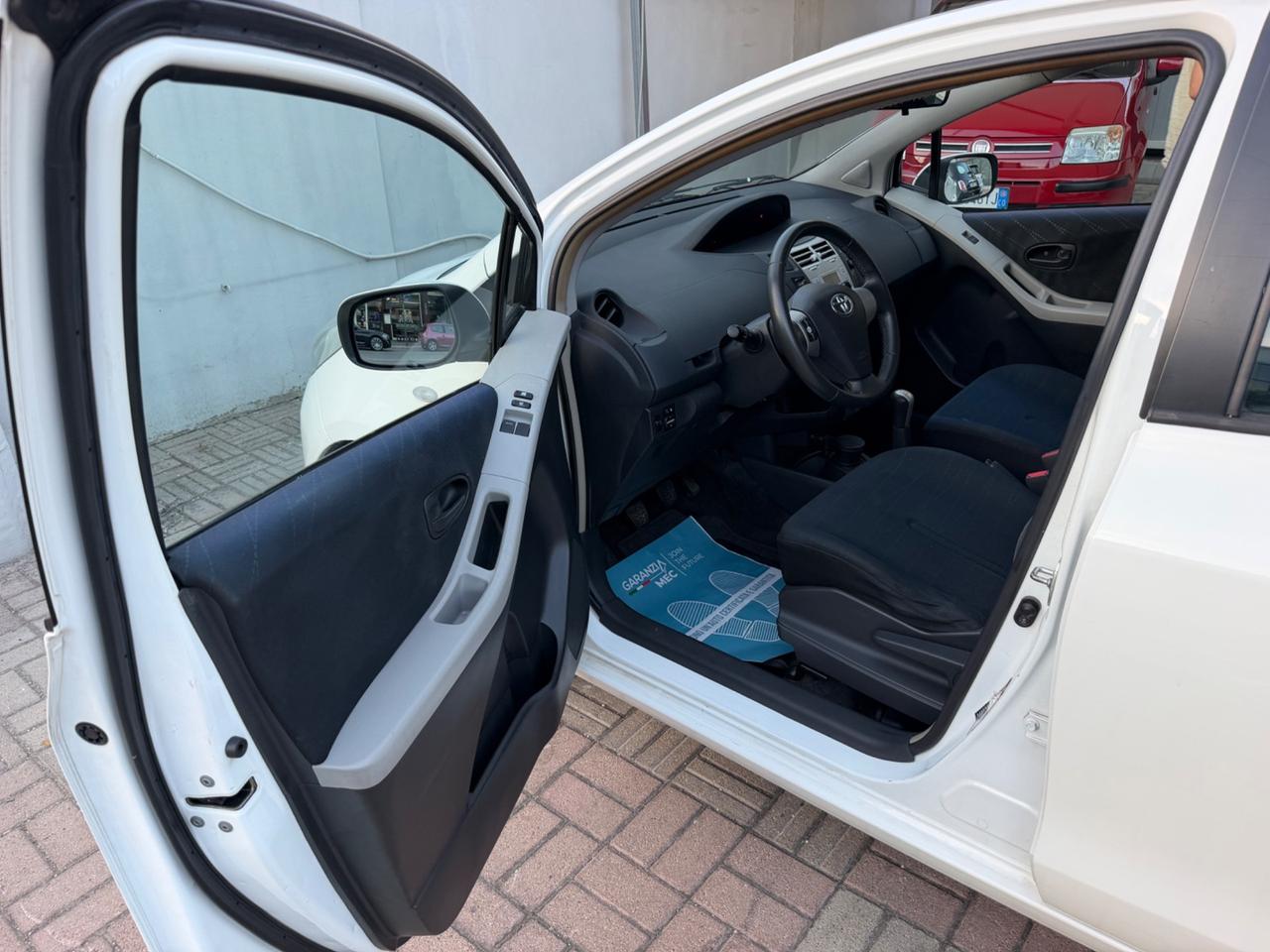 Toyota Yaris 1.0 Sol - GARANZIA