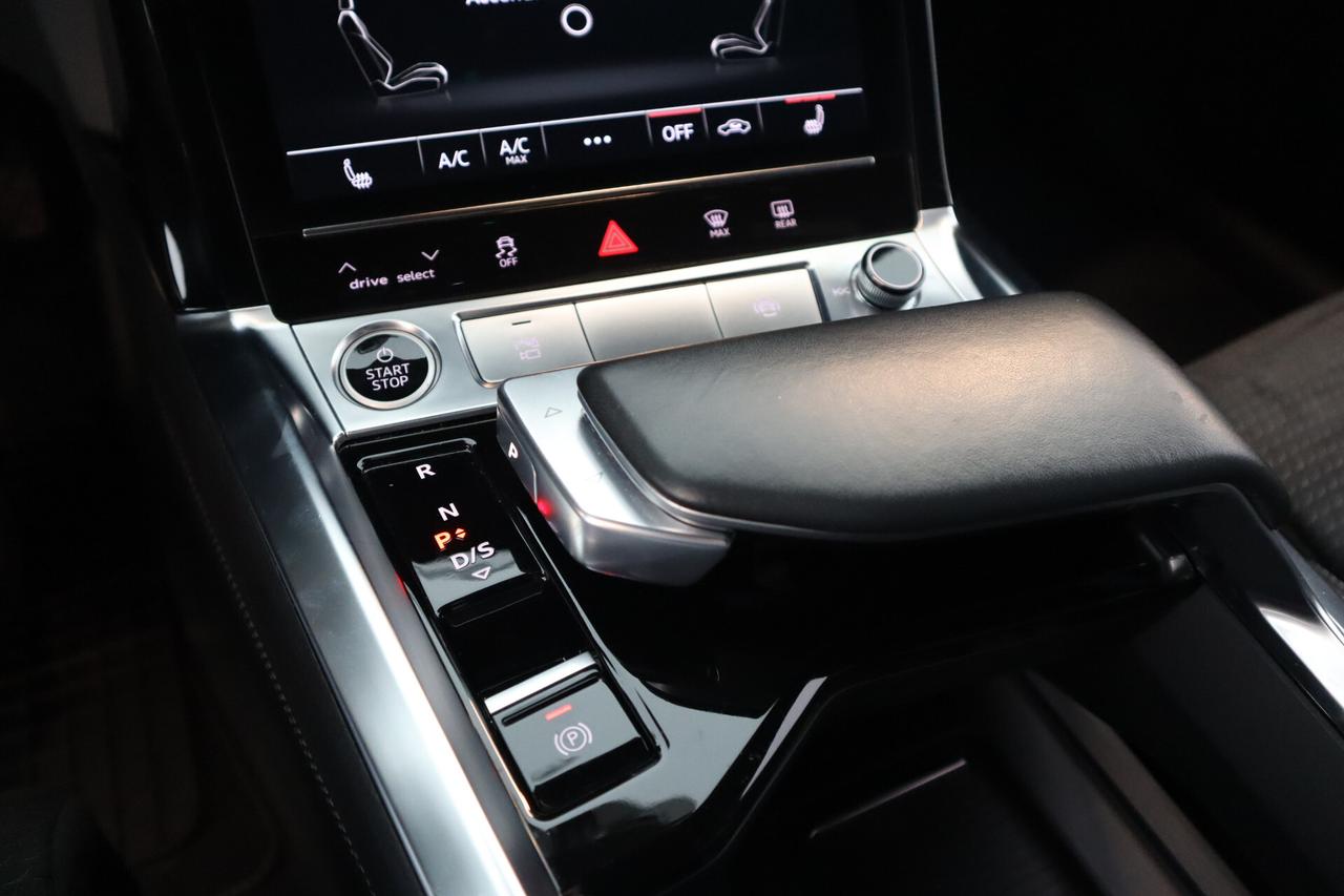 Audi e-tron Etron 55 QUATTRO S-LINE BLACKLINE MATRIX 360° 21"
