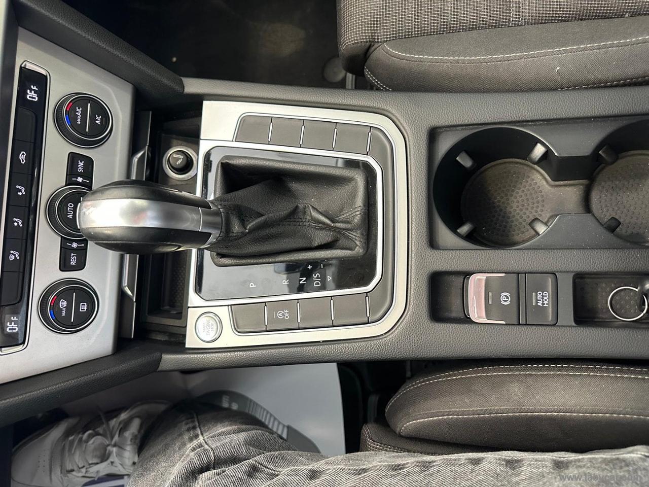 VOLKSWAGEN PASSAT VARIANT 1.6 TDI DSG BUSINESS BMT