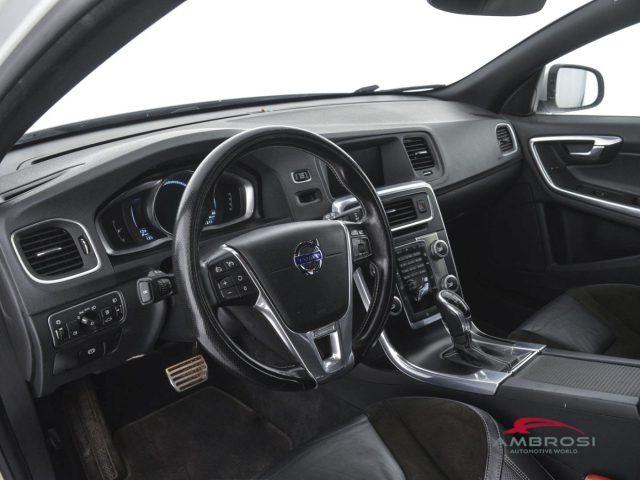VOLVO V60 D3 Geartronic R-Design Momentum - PER OPERATORI DE