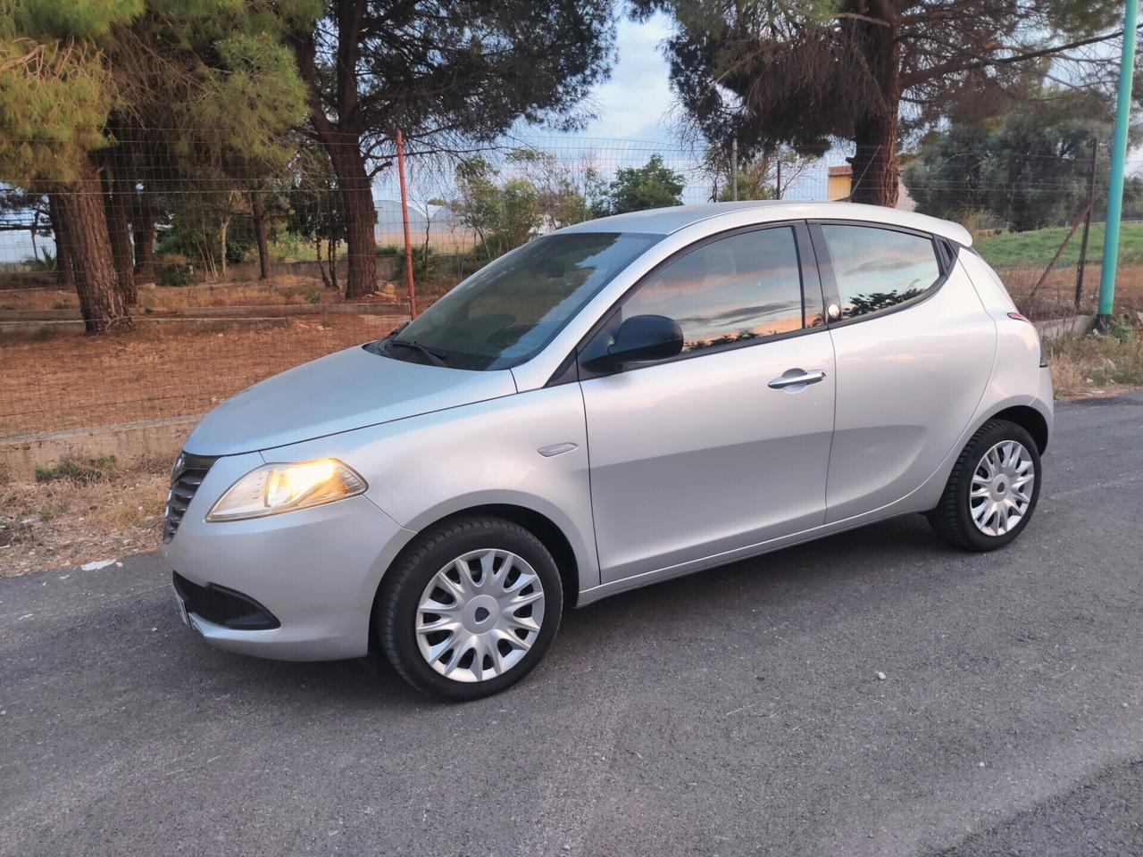 Lancia Ypsilon 1.2 69 CV 5 porte GPL Ecochic 2014