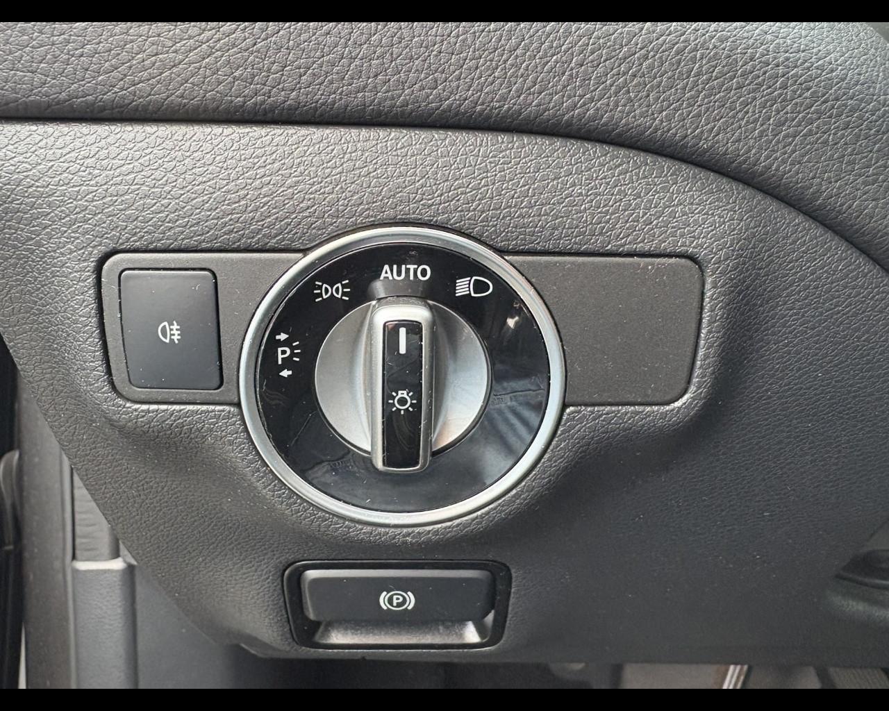 Mercedes-Benz GLA (X156) - GLA 200 d Automatic Sport