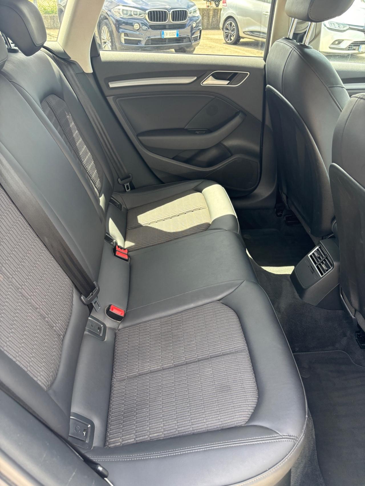 Audi A3 1.6 TDI clean diesel S tronic Ambition - 2014