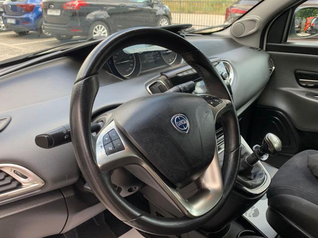 LANCIA Ypsilon 1.2 69 CV 5 porte Silver