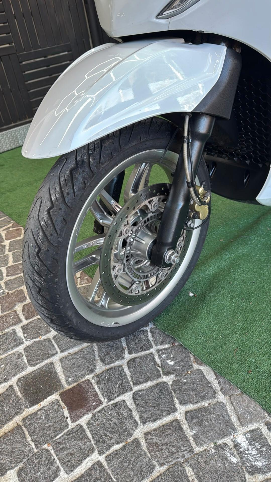 Piaggio Beverly 300