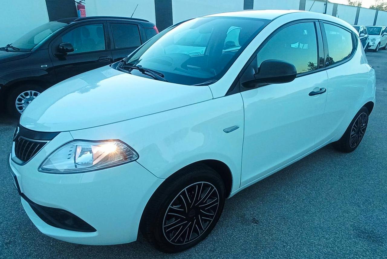 Lancia Ypsilon GPL SENZA BUSTA PAGA