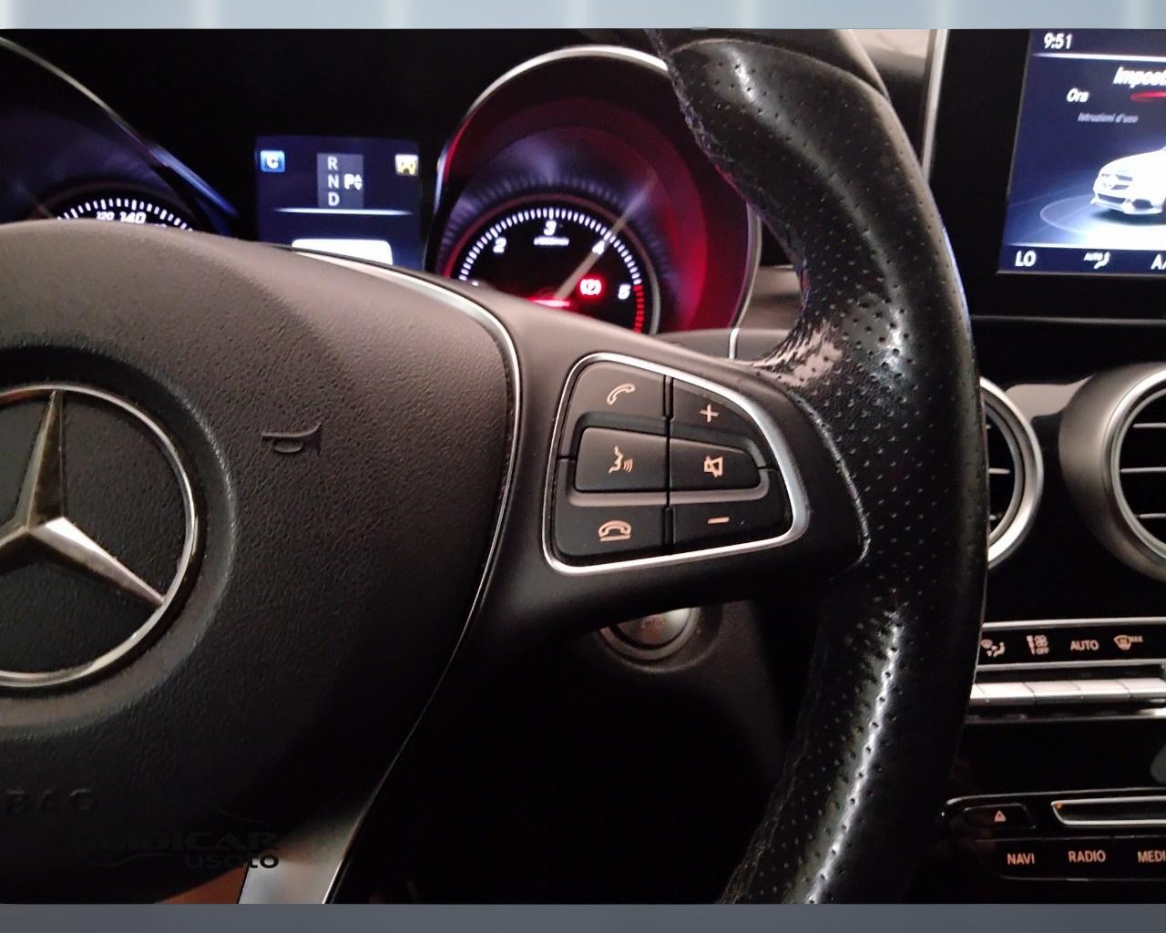 Mercedes-Benz Classe C-C205 2016 Coupe - C Coupe 220 d Sport 4matic auto