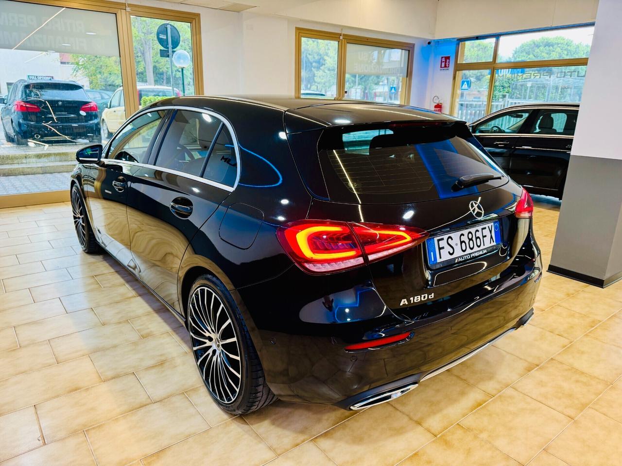 Mercedes-benz A 180 d Autom. / LED / RetroCam.