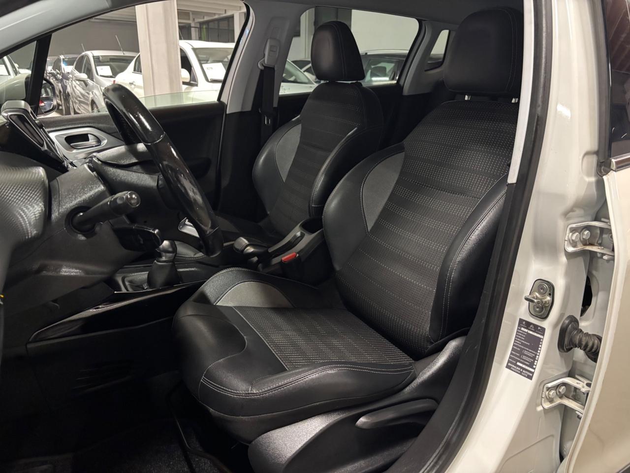 Peugeot 2008 1.2 B / GPL 2029 OK NEOPATENTATI Allure