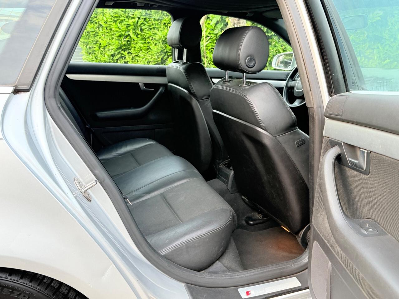 Audi A4 2.0 TDI S LINE