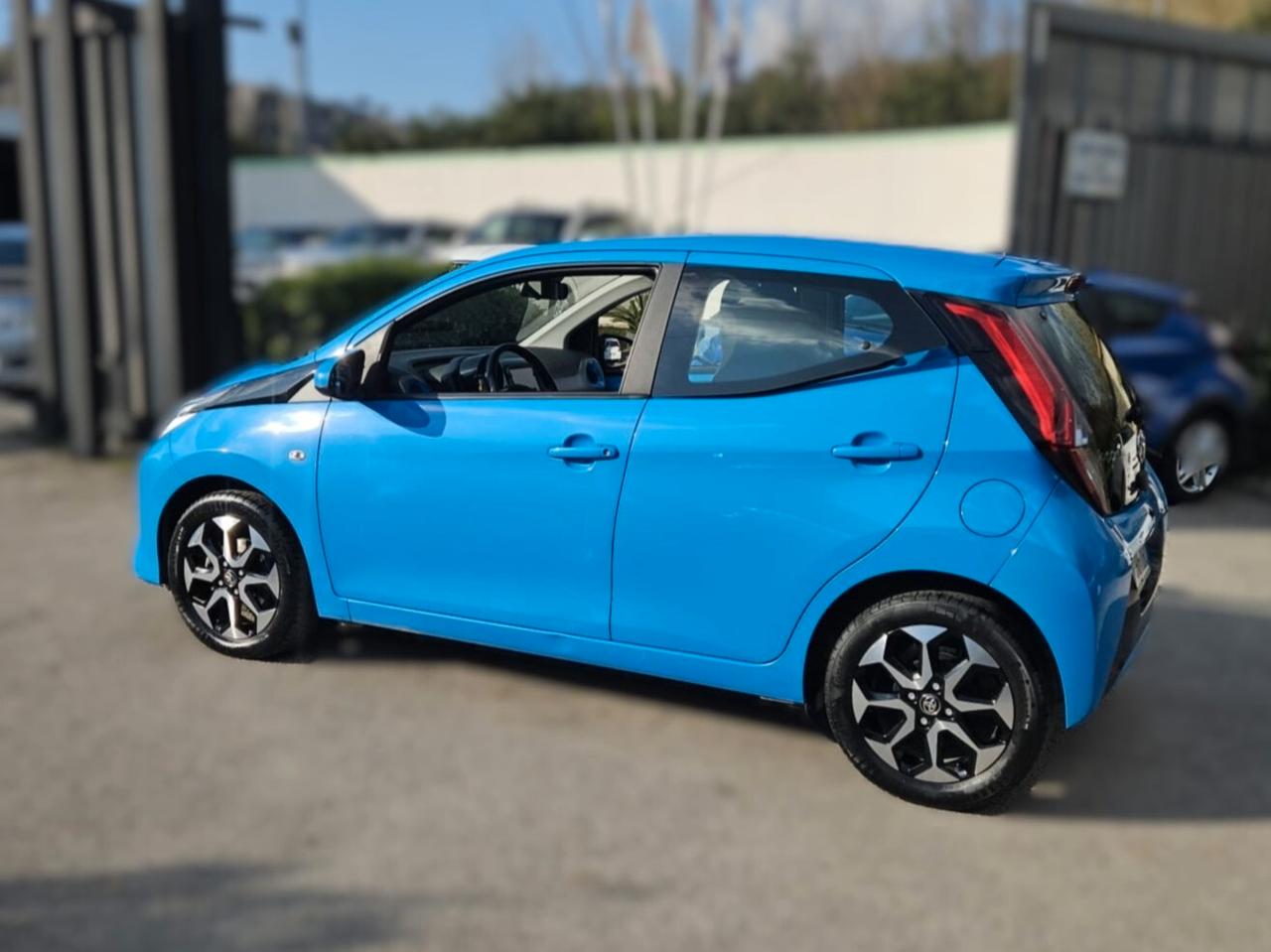 Toyota Aygo 1.0 VVT-i 72 CV 5 porte x-cite AUTOMATICA
