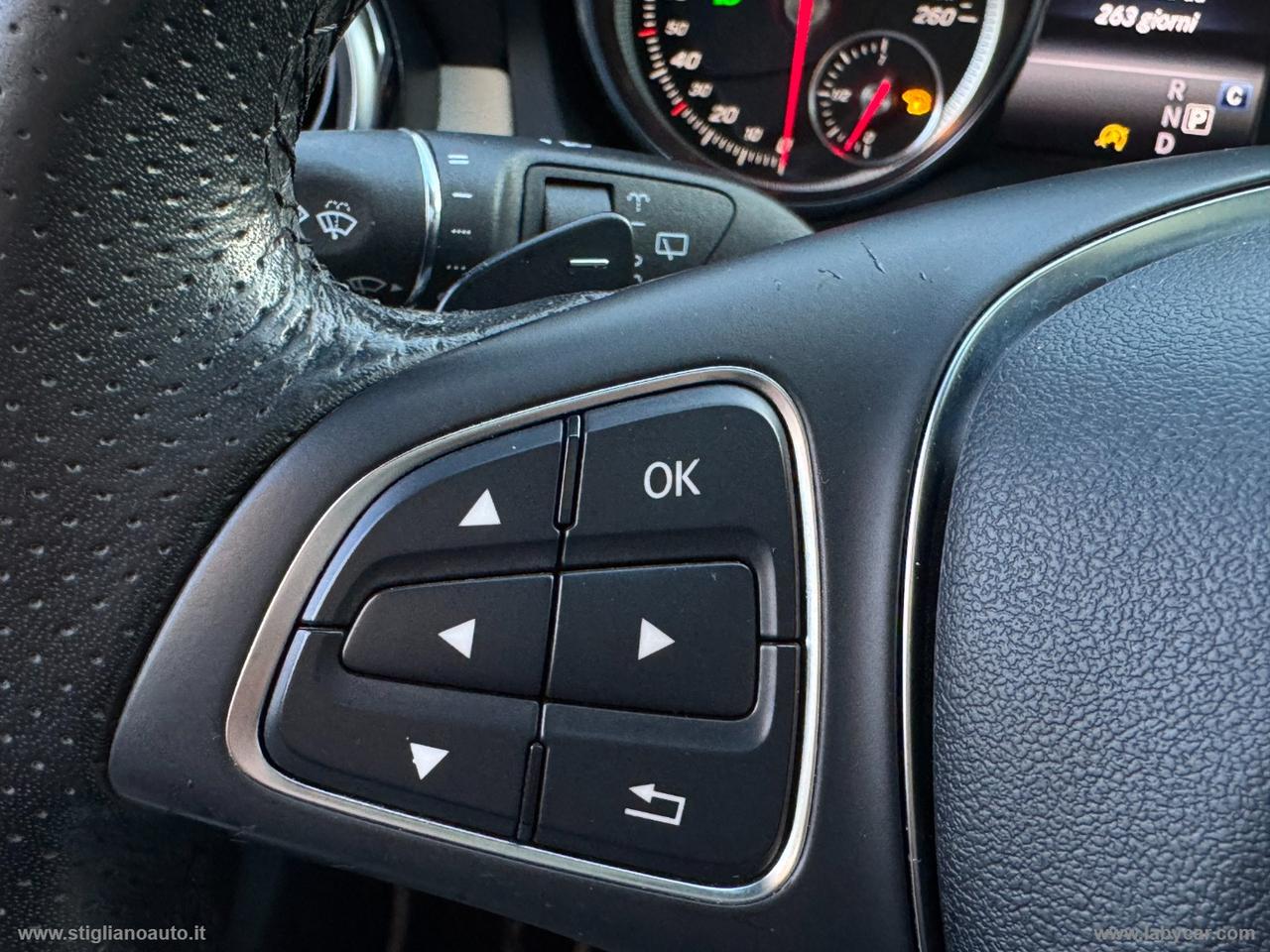 MERCEDES-BENZ GLA 200 d Automatic Sport TETTO PELLE TELEC POST