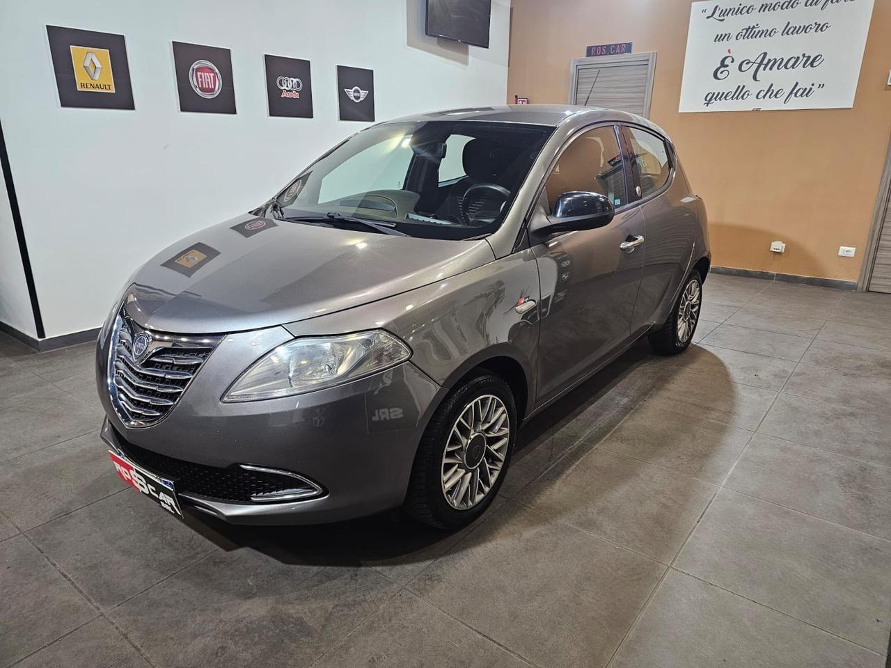 Lancia Ypsilon 1.2 69 CV 5 porte GPL Ecochic Gold