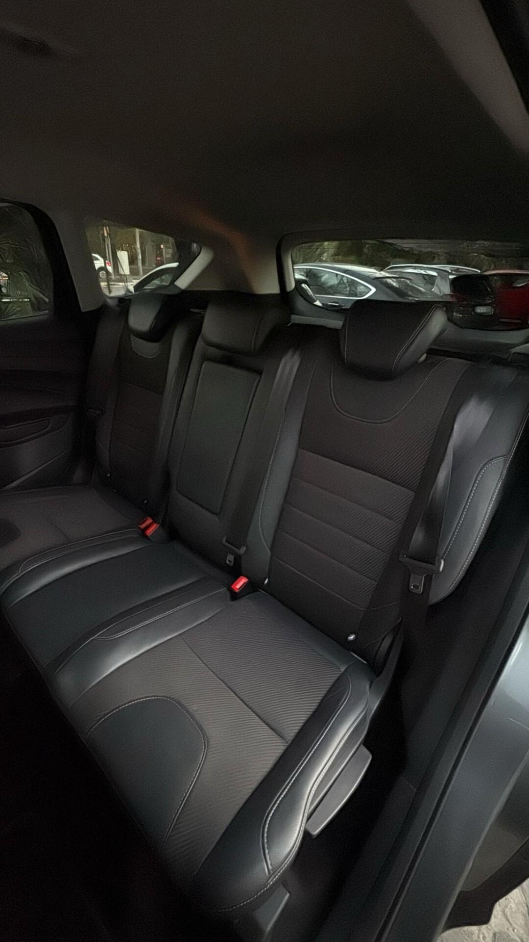 Ford Kuga 2.0 TDCI 140 CV 4WD Powershift Titanium