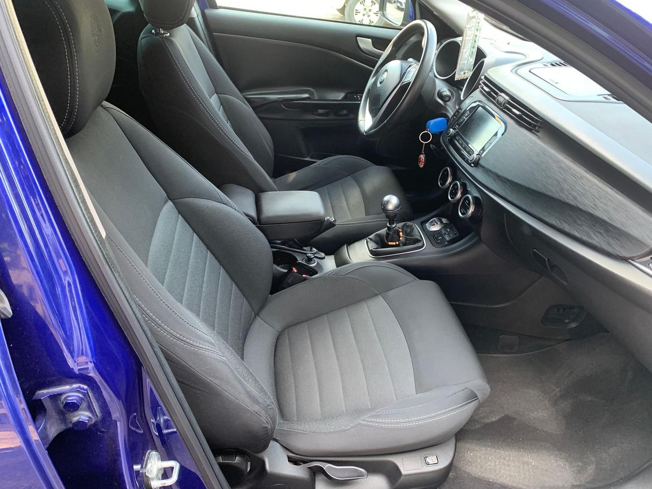 Alfa Romeo Giulietta 1.6 JTDM 16V Super #5822