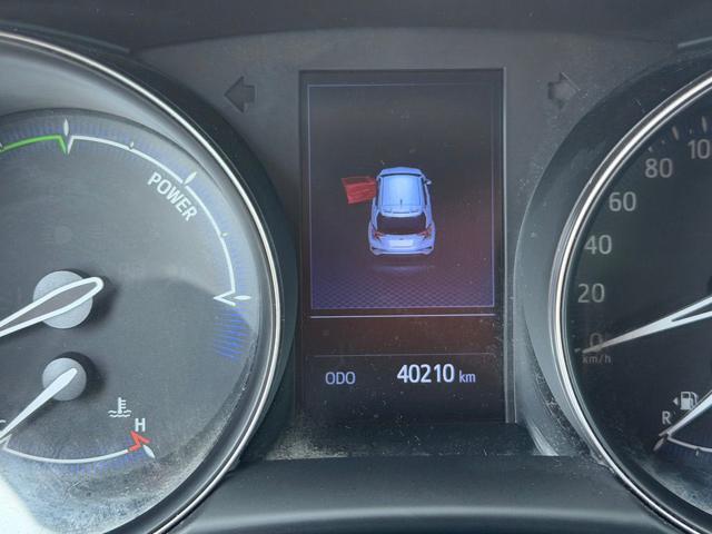 TOYOTA C-HR 1.8 Hybrid E-CVT Business