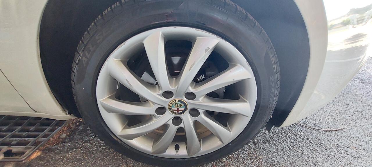 GIULIETTA 1,6 DIESEL SUPER JTD-M 105 CV X NEOPATENTATI LEGA TELEFONO STRAFULL IMPECCABILE
