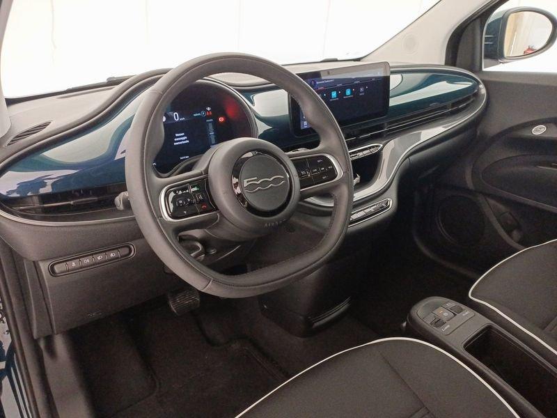 FIAT 500 LA NUOVA E Nuova Hatchback My23 La Nuova - 320 Berlina