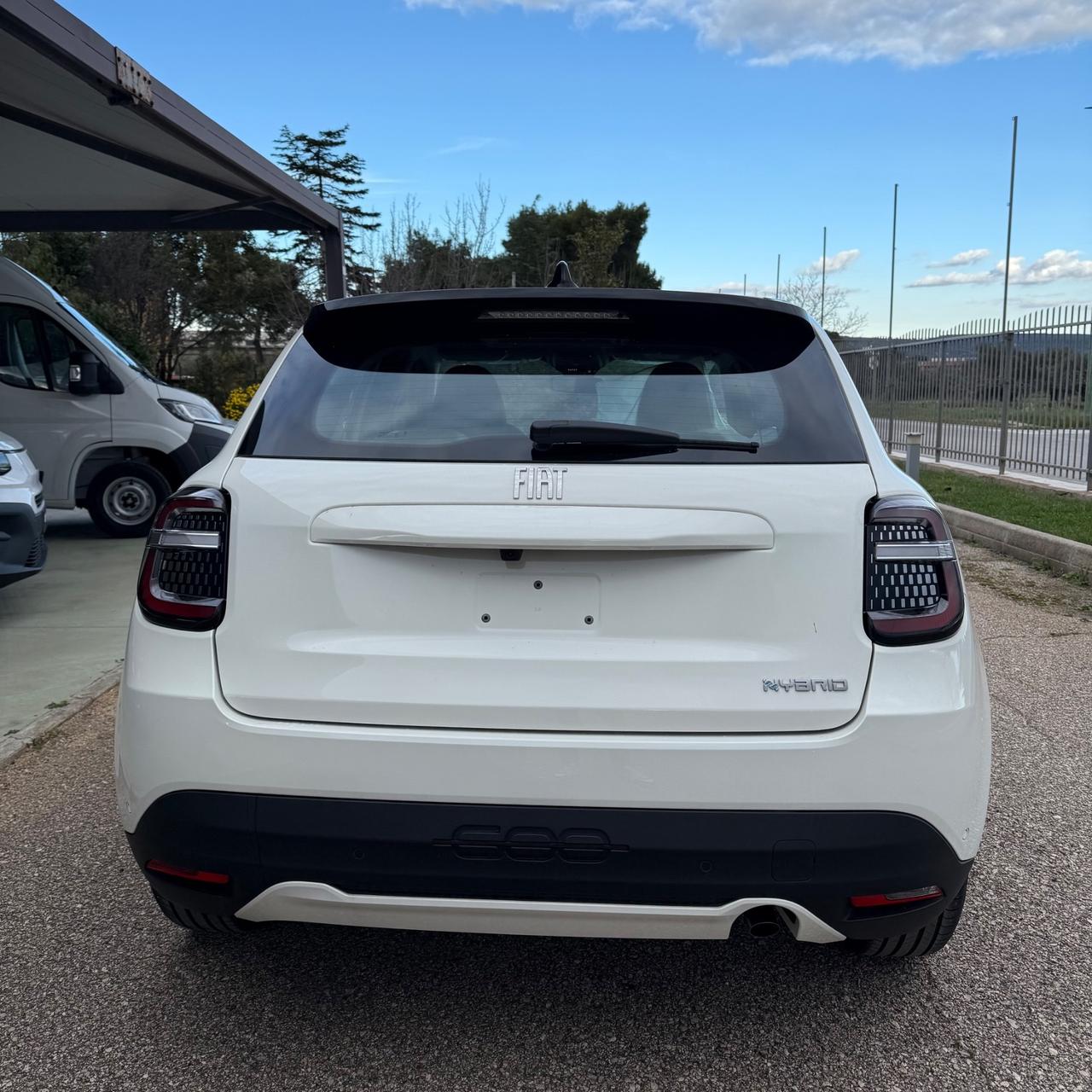 Fiat 600 Hybrid 110 CV DCT MHEV Business