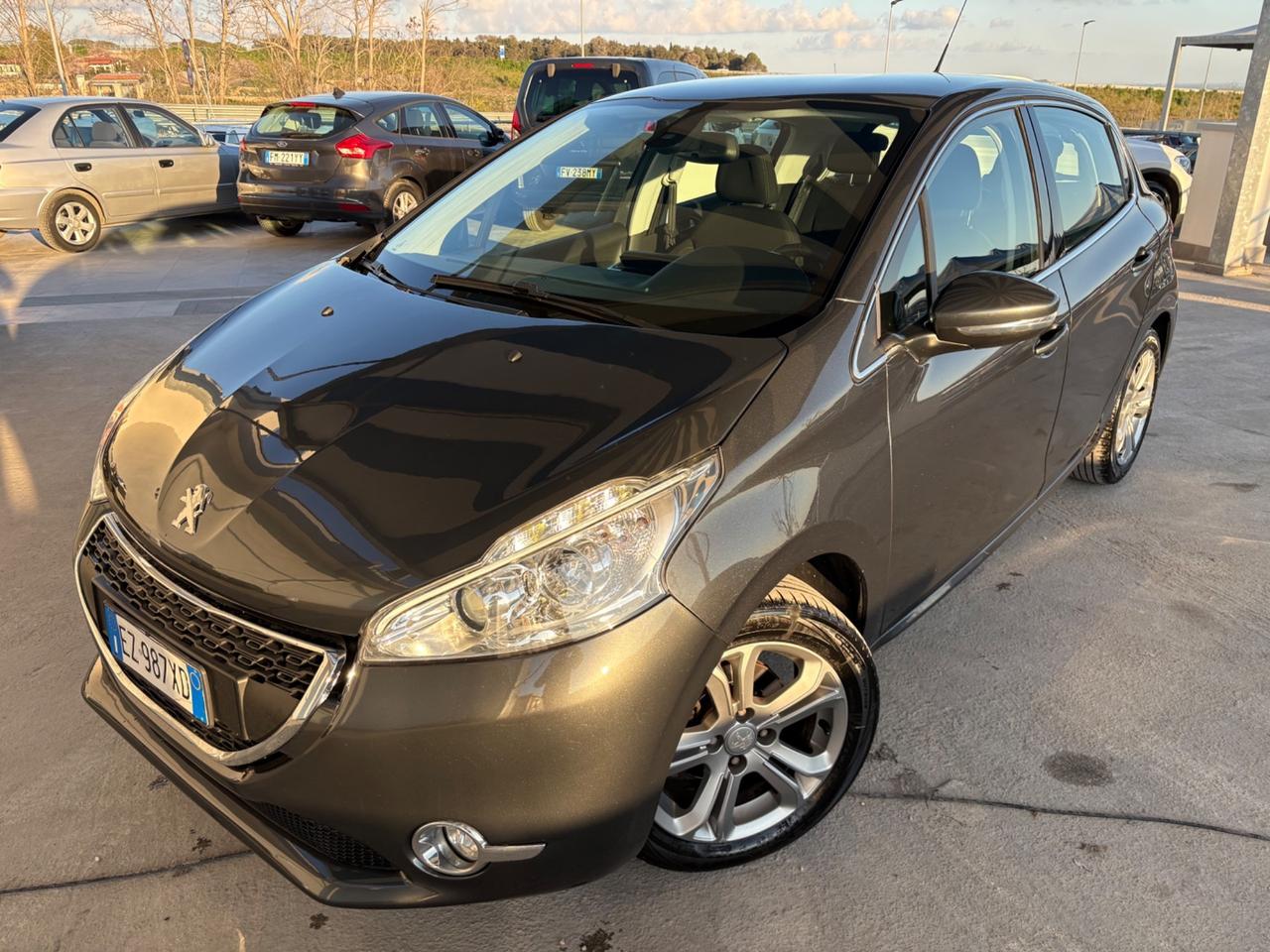 Peugeot 208 1.4 HDi 68 CV 5 porte Allure