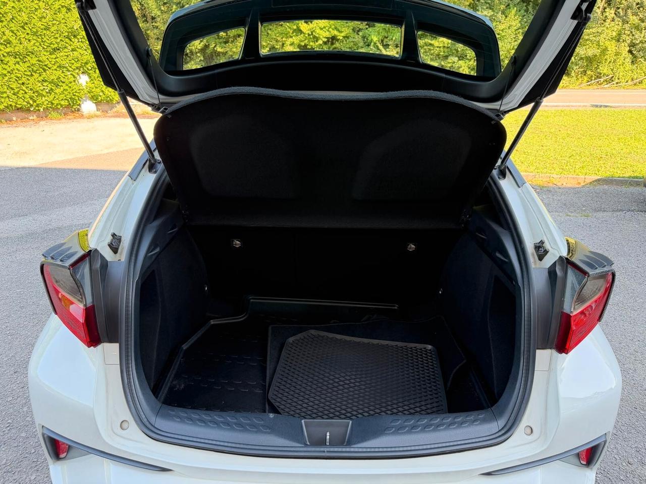 Toyota C-HR 1.2 Turbo CVT 4WD Business