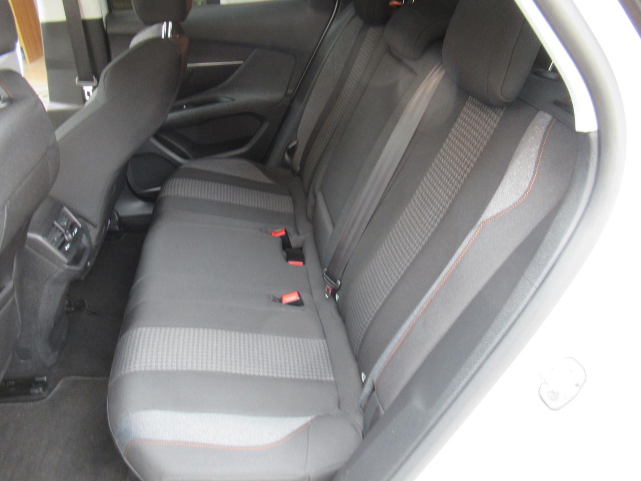 Peugeot 3008 BlueHDi 130 S&S Business