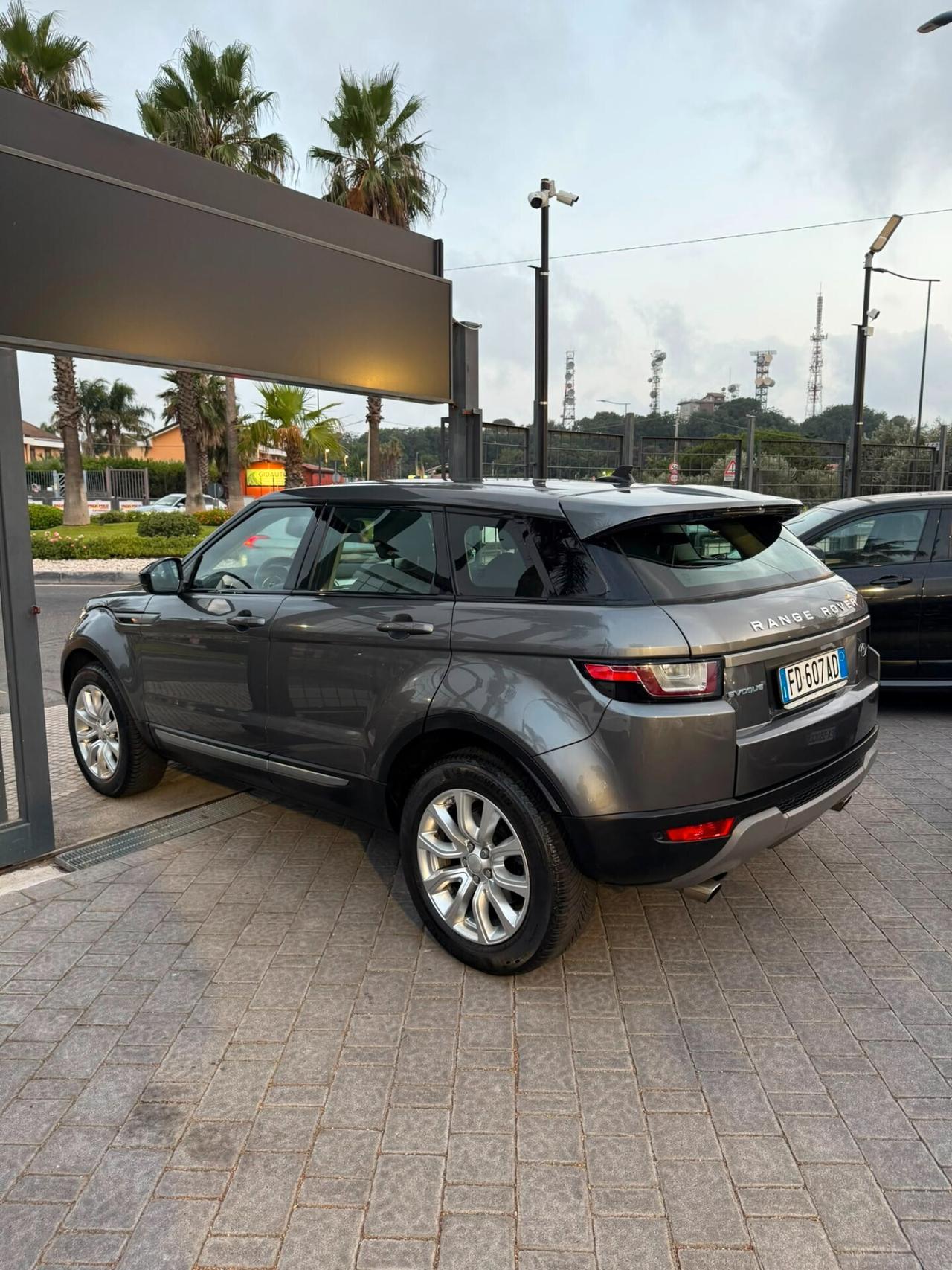 Land Rover Range Evoque 2.0 TD4 150 CV 5p. SE